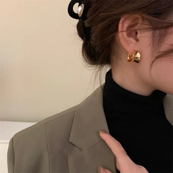 Irregular Metal Circle Hoop Earrings For Women - Picture 2 of 7